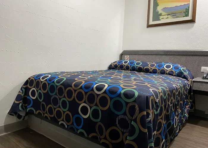 Unico Hotel 2*